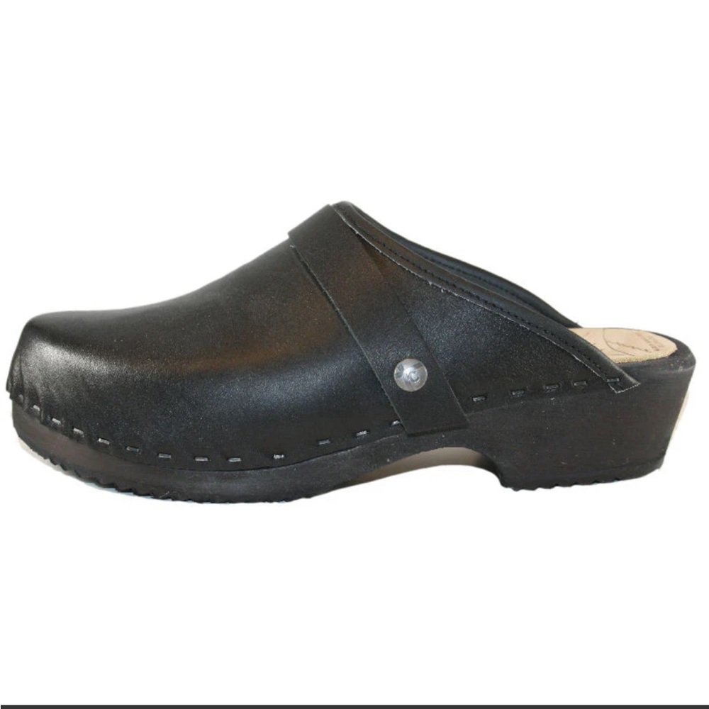 Tessa Of Vail Black Leather Clogs Size 37 Made in Minturn, Colorado.